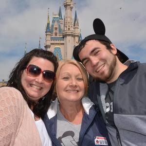 Meet your Posher, Dee